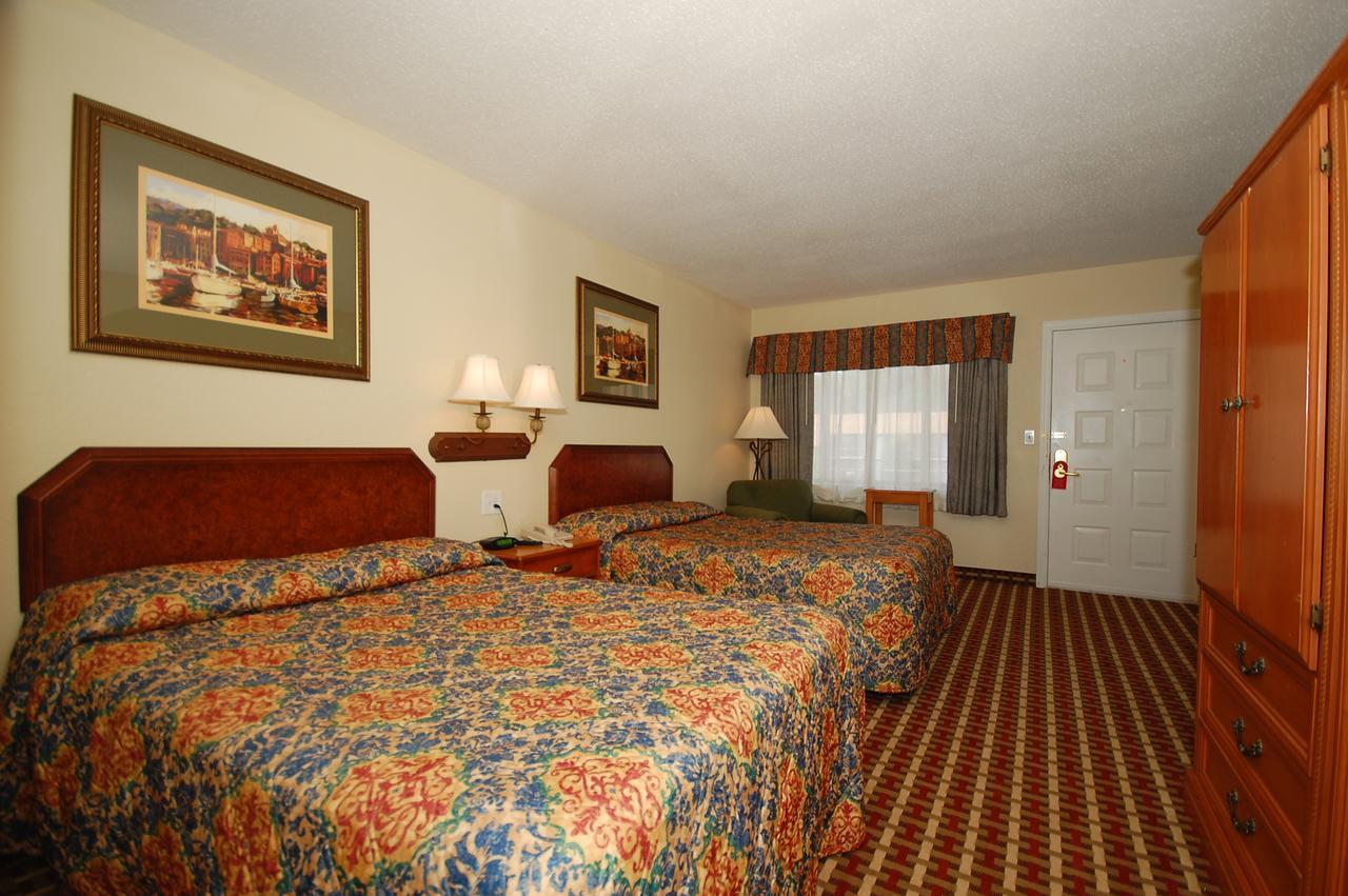 Millville Motorsports Inn And Suites Zimmer foto