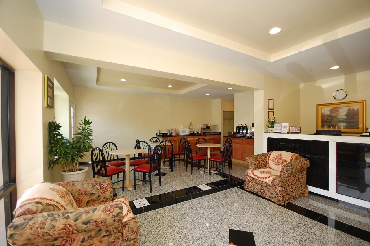 Millville Motorsports Inn And Suites Interior foto
